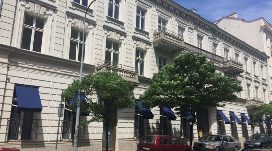Mieszkanie w kamienicy czy apartament w nowoczesnym bloku?