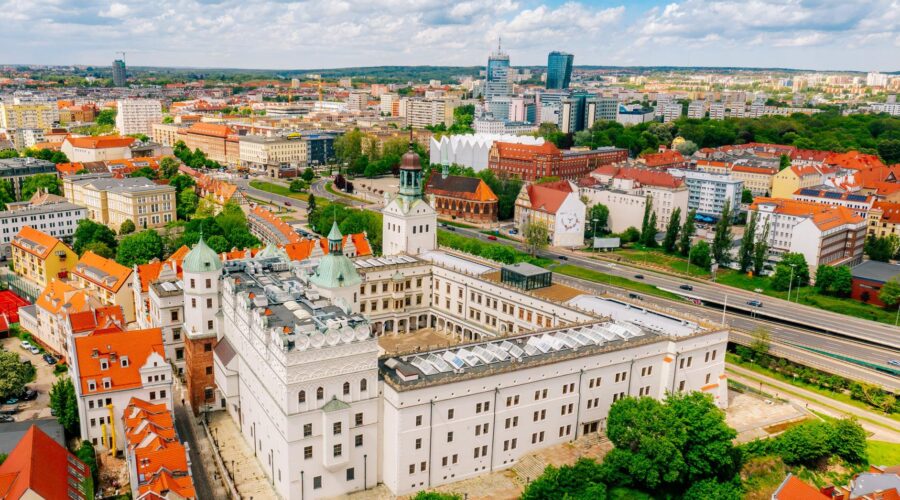 Praca zdalna dla… zaszczepionych. Odważny pomysł ze Szczecina może znaleźć naśladowców