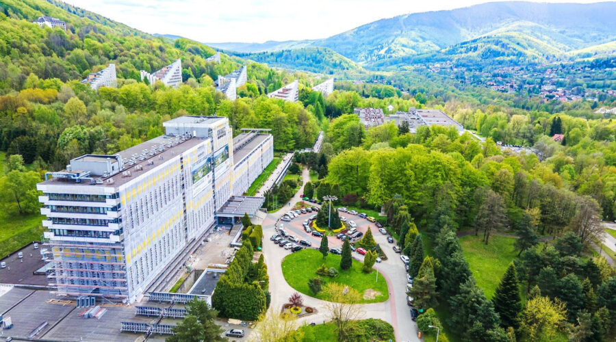 <strong>Uzdrowisko Ustroń stanie się nowoczesnym centrum zdrowia. Ruszyły prace budowlane związane z modernizacją ośrodka.</strong>